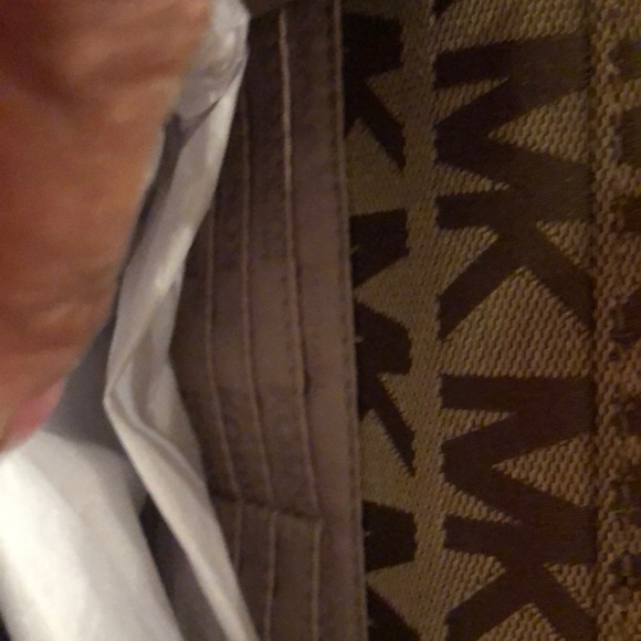 Michael Kors Jet Set Tote - Picture 6 of 6